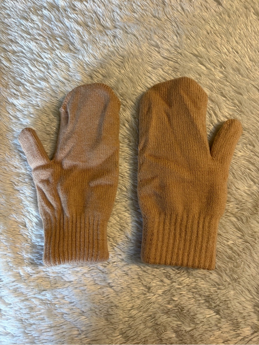 Pink mittens